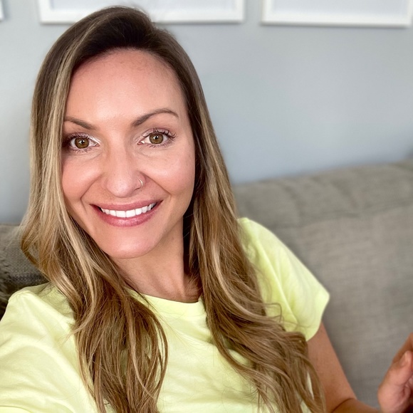 Meet your Posher, Emily - Picture 1 of 1